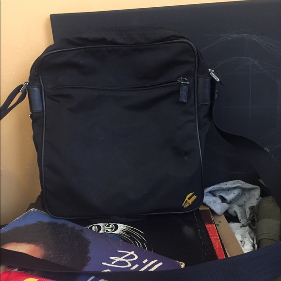 Prada bag used - Picture 1 of 3